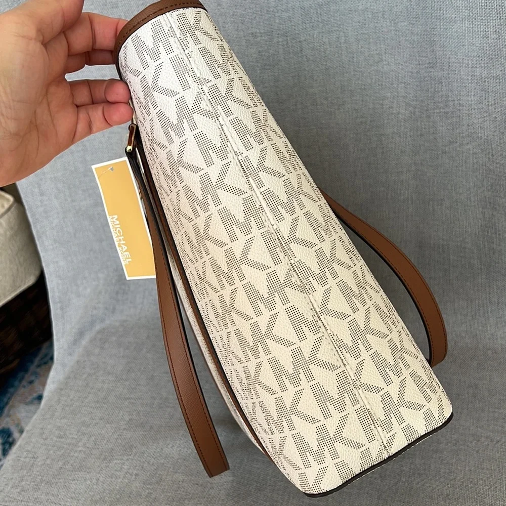 MICHAEL KORS Sady MEDIUM  monogrammed shopper tote  vanilla